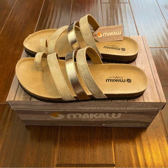 Makalu California Shoes - Makalu Women’s Gold & Tan/Cream Toe Loop Sandals - size 7.5 M